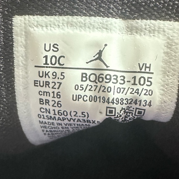 Brand new never worn Jordan 1 Mid SE Purple; size 10c - Picture 9 of 13